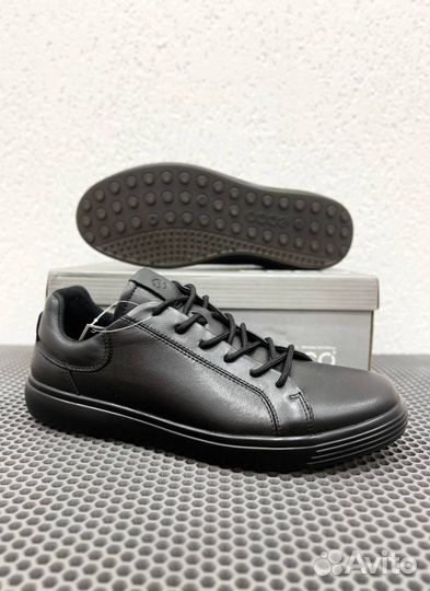 Кроссовки Ecco легкие