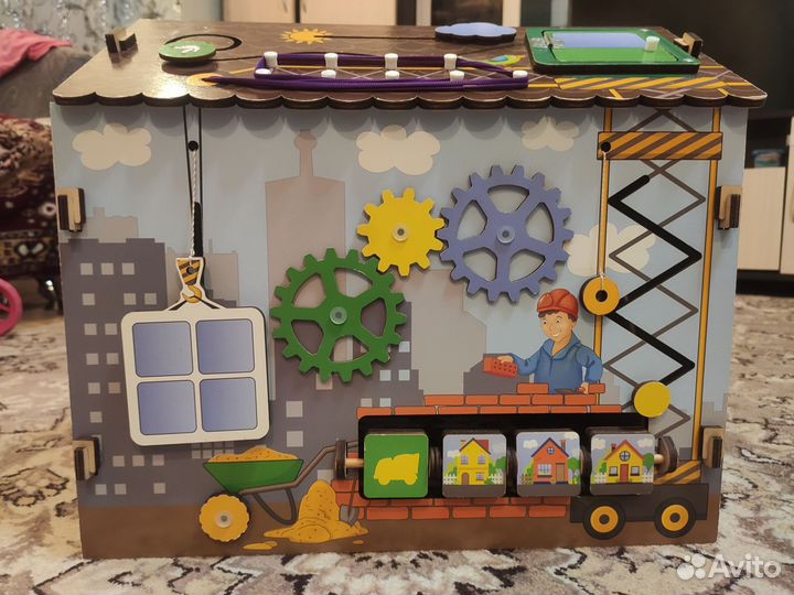 Бизиборд домик