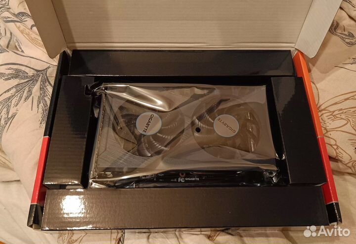 Видеокарта Radeon RX6400 Eagle новая
