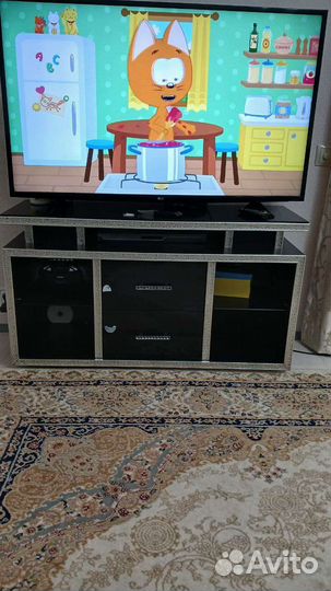 Тумба под телевизор