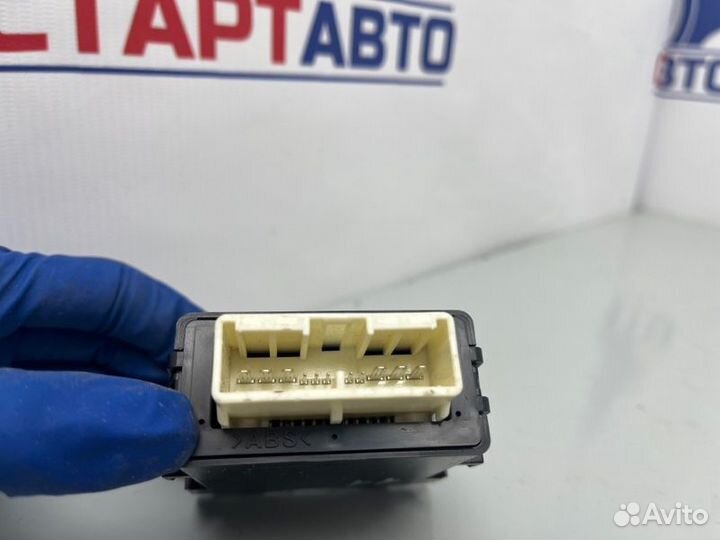 Блок управления стеклоочистителем Toyota Corolla