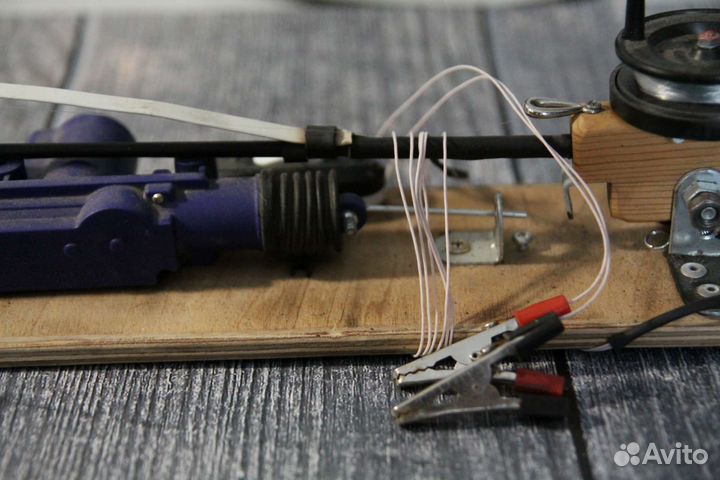 Самоподсекающая зимняя удочка