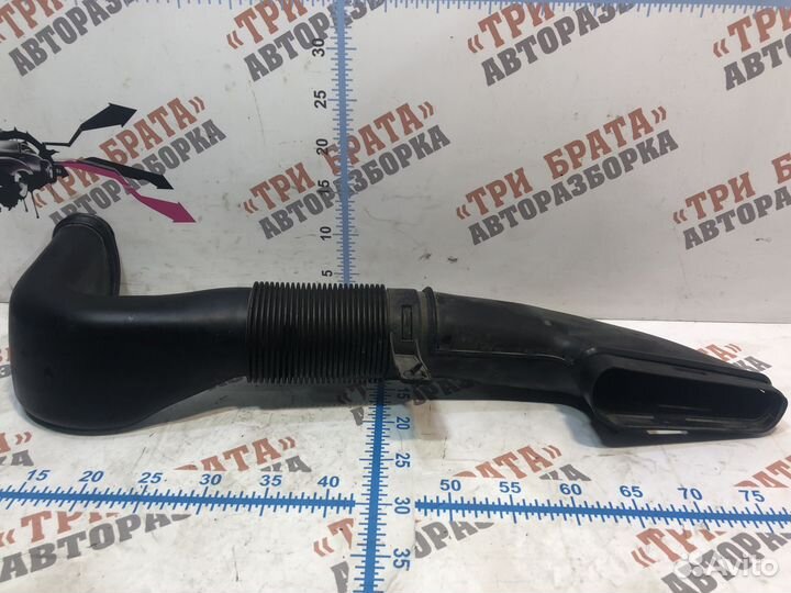 Воздухозаборник 6510903437 Мерседес E-Класс 2012г