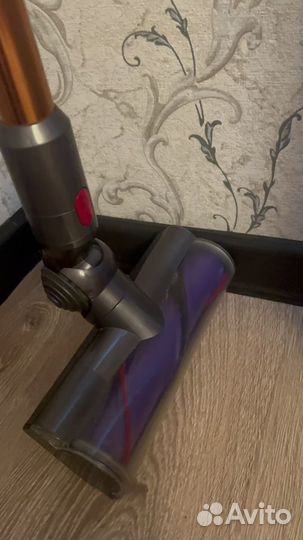 Пылесос Dyson V10