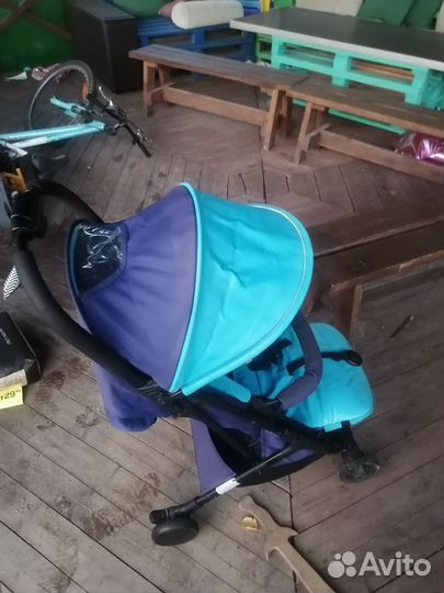 Прогулочная коляска