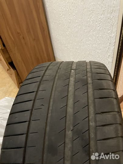 Michelin Pilot Sport 4 255/40 R19
