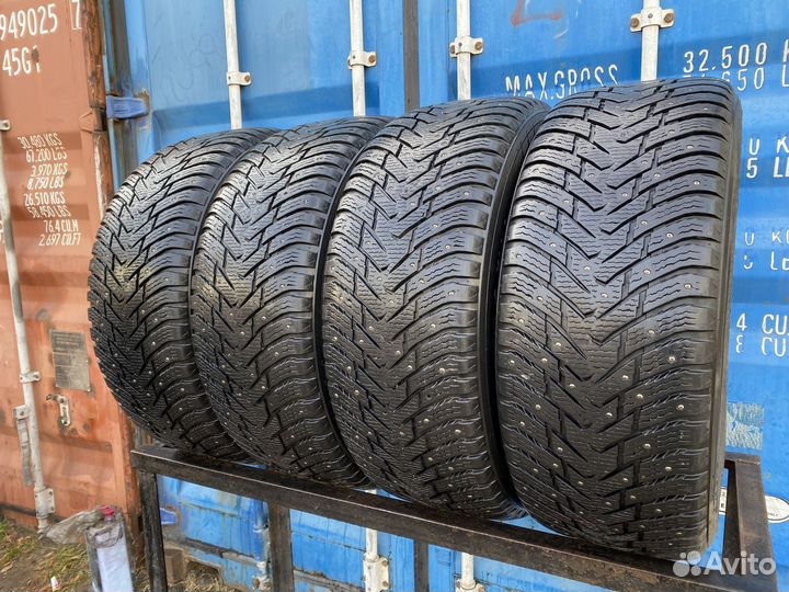 Nokian Tyres Hakkapeliitta 8 SUV 285/60 R18 92C