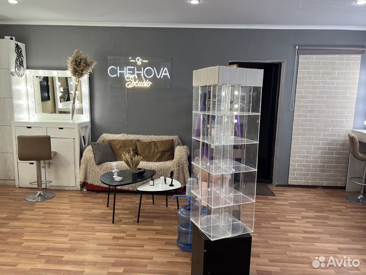 Аренда рабочего места визажист/мастер маникюра