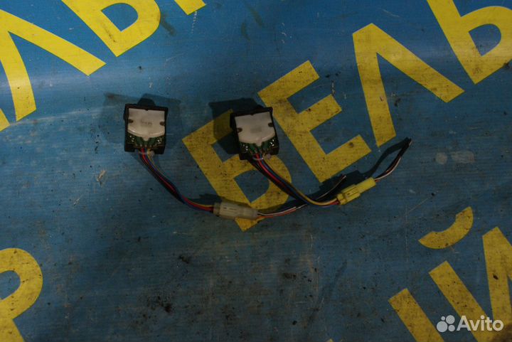 Кнопка обогрева сидений Suzuki Baleno