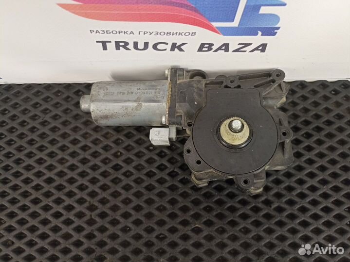 130821916 Моторчик стеклоподъемника правый