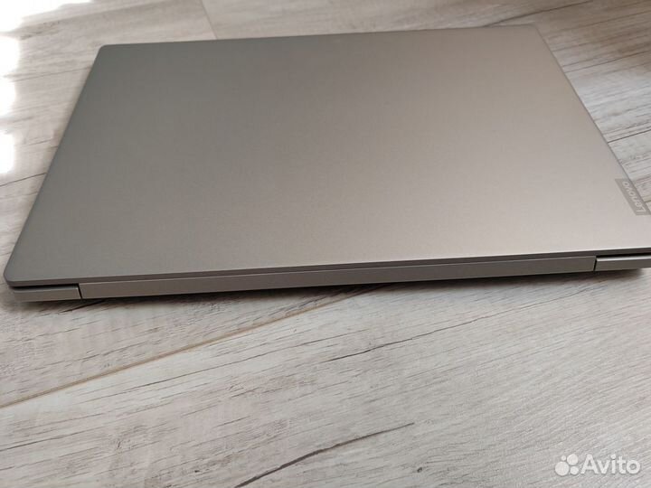 Ноутбук Lenovo ideapad 330S-15IKB 2,2-3,4Ггц