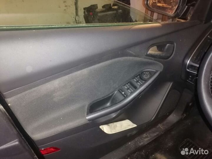 Ford Focus 1.6 AMT, 2012, битый, 52 000 км