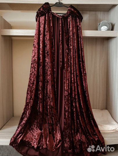 Мантия женская красной шапочки