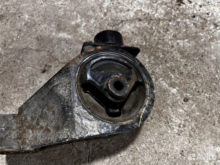 Подушка двигателя правая Киа Маджентис 1 2.5G6BV