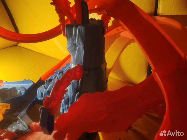 Трек Hot Wheels Volcano Escape FTD61