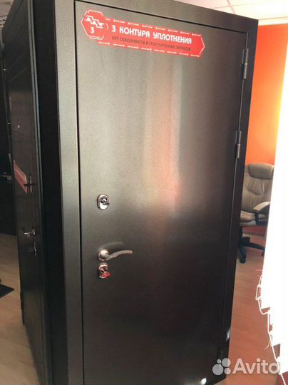 Дверь входная металлическая