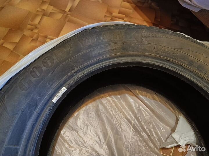 Goodyear UltraGrip SUV 225/60 R17 103