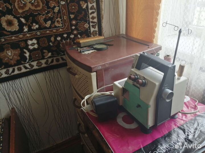 Швейная машинка оверлок бу