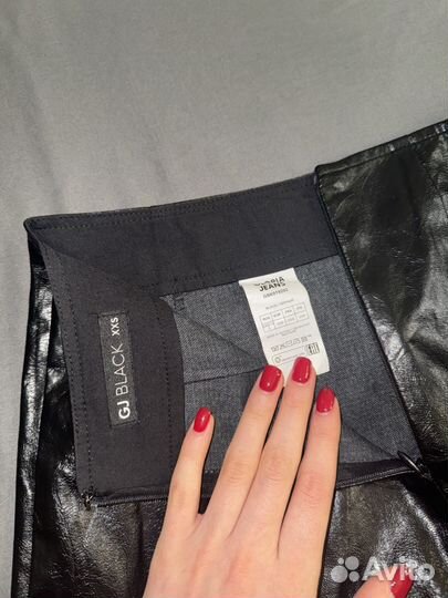 Кожаная мини-юбка