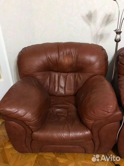 Кожанное кресло