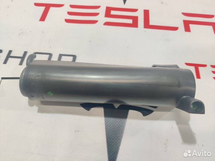 Пружина подъемной задней двери Tesla Model X 2019