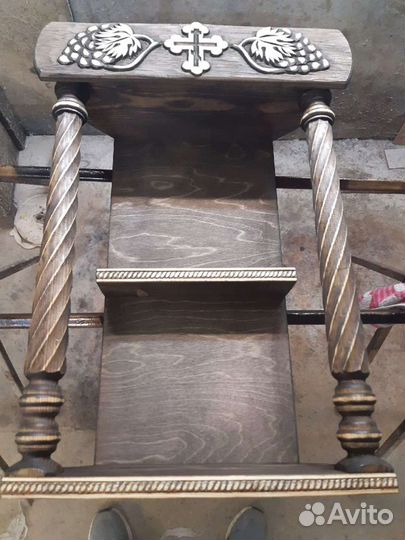 Угловая полка для икон