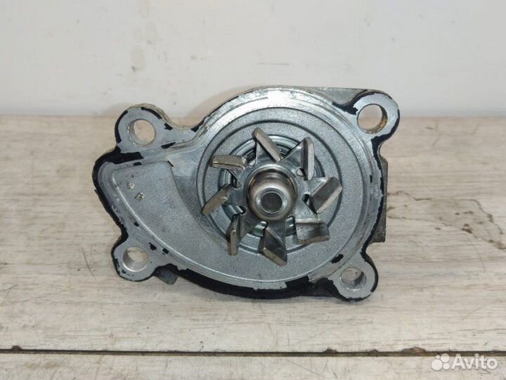 Водяной насос Nissan Note E11 HR16DE 2008