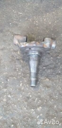 Кулак поворотный MB