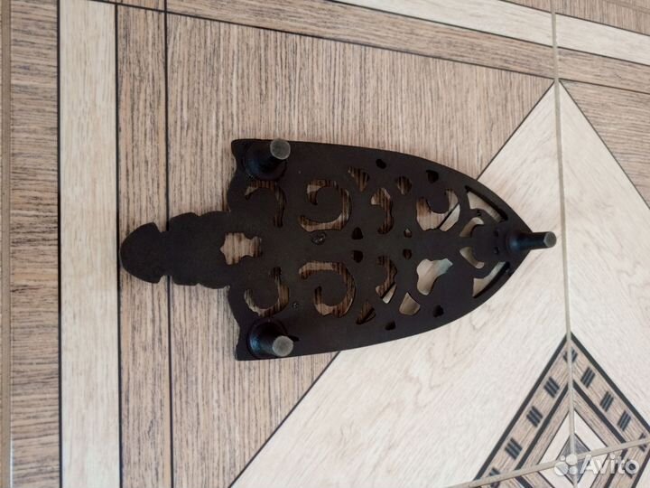 Чугунная подставка под утюг