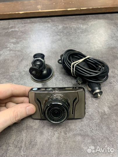 Автомобильный видеорегистратор Dunobil Zen