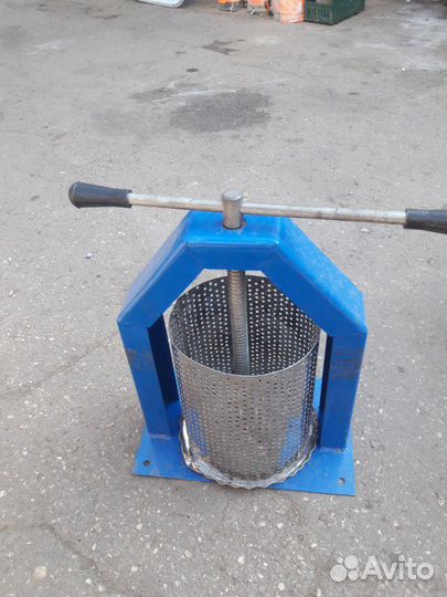 Пресс садовый ручной для винограда яблок