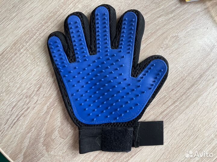 Щетка варежка для вычесывания шерсти