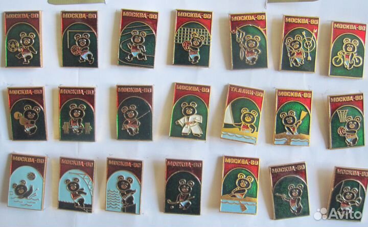 Наборы значков Снеговик 83 и олимпийский мишка