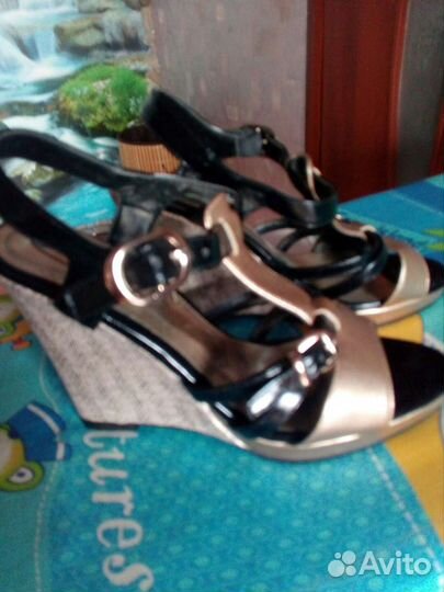 Босоножки 38