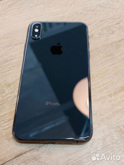 iPhone XS в отличном состоянии