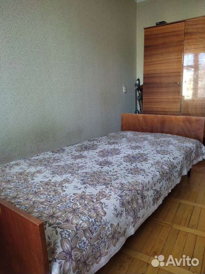 Кровать для съемной квартиры или дачи