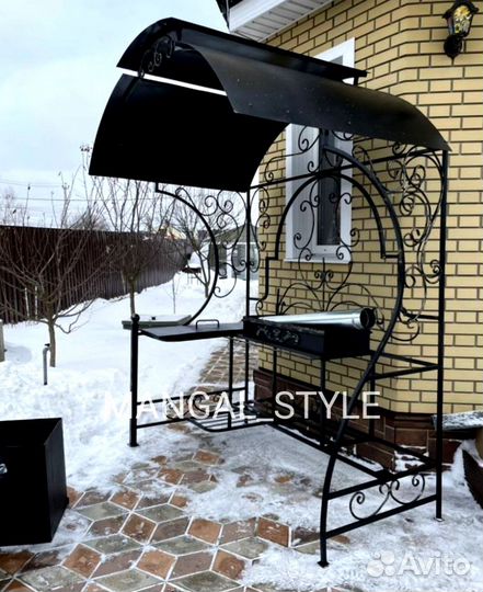 Мангал с крышей