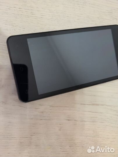 Fly IQ4403 Energie 3, 4 ГБ