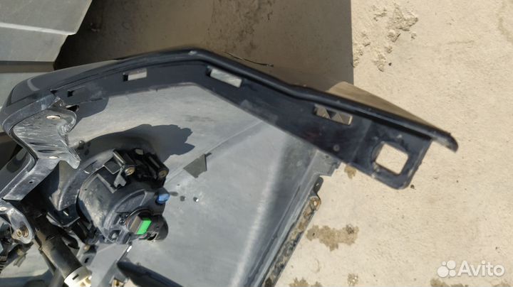 Бампер передний Mitsubishi Pajero 2008 6400B758XA