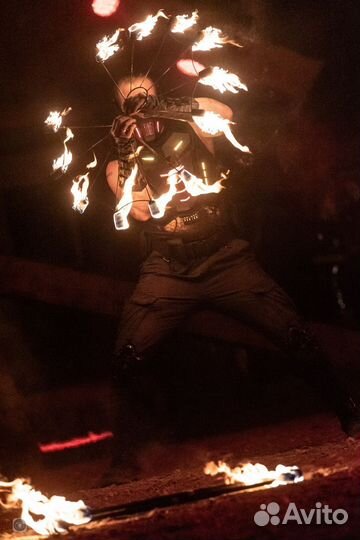 Световое и огненное шоу на праздник. Киберпанк