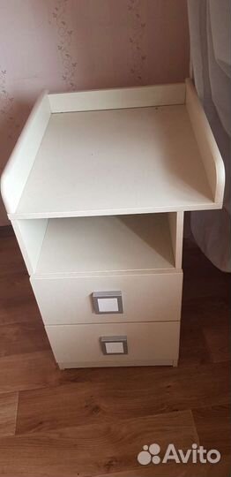 Тумбочка