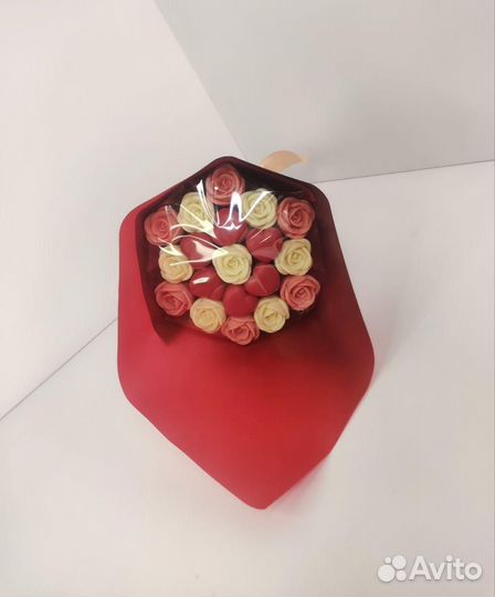 Шоколадные Розы и Сердца - 19 шт в Букете