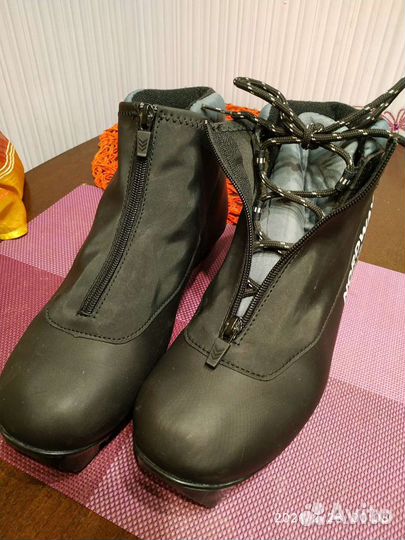 Лыжные ботинки