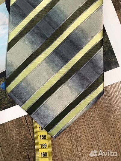 Галстук Италия хаки и бледно-желтые полоски