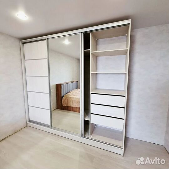 Современный шкаф купе