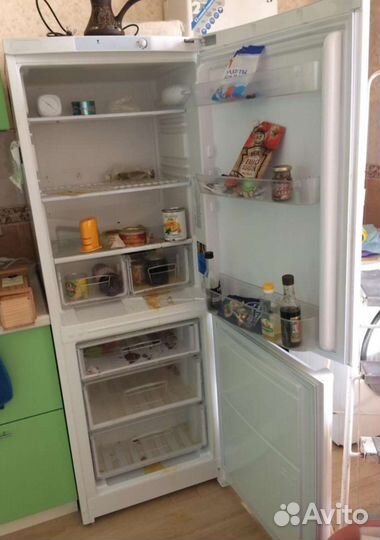 Холодильник бу индезит