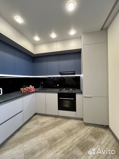 П образная кухня на заказ. Фабрика