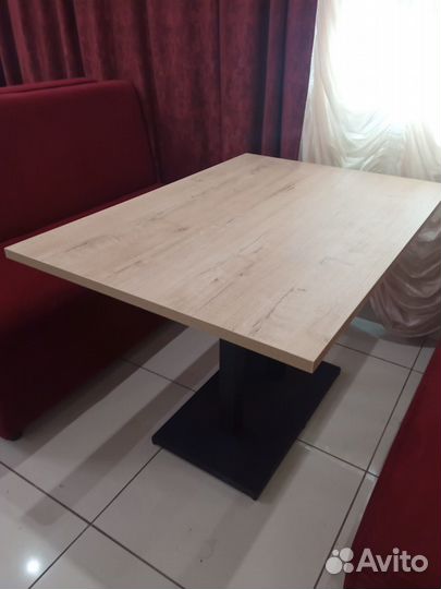 Стол для кафе