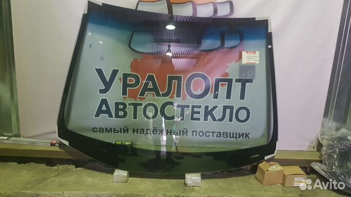 Лобовое стекло Land Rover Range Rover Voque