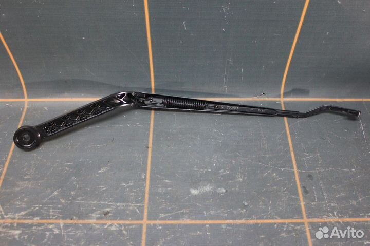 Рычаг(поводок) стеклоочистителя - BMW X5 F15